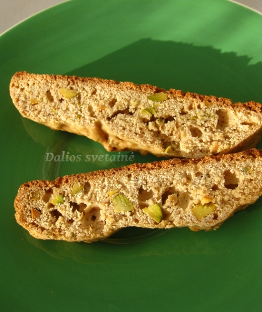 Biscotti. su anyziais ir pistacijomis
