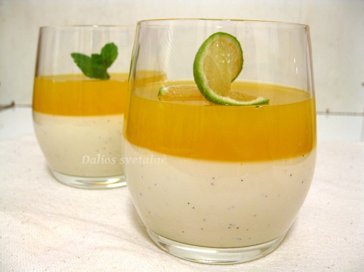 Panna cotta. su graikisku jogurtu ir citrusine zele